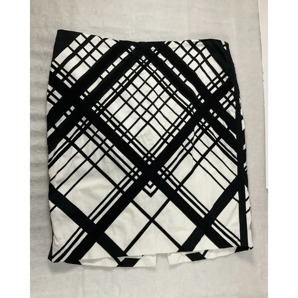 WHITE HOUSE‎ BLACK MARKET | Black White Pencil Skirt Abstract Grid | Size 12 - Picture 2 of 11